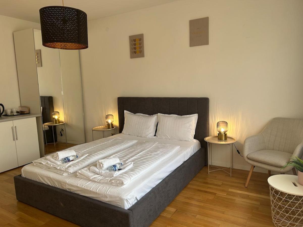 Near Airport Zagreb 2 Netflix, Wifi, Self Check In Lägenhet Velika Gorica Exteriör bild
