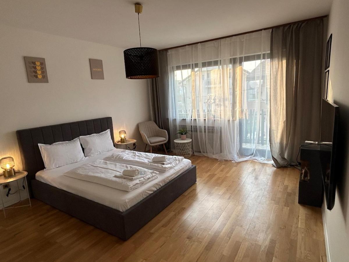Near Airport Zagreb 2 Netflix, Wifi, Self Check In Lägenhet Velika Gorica Exteriör bild